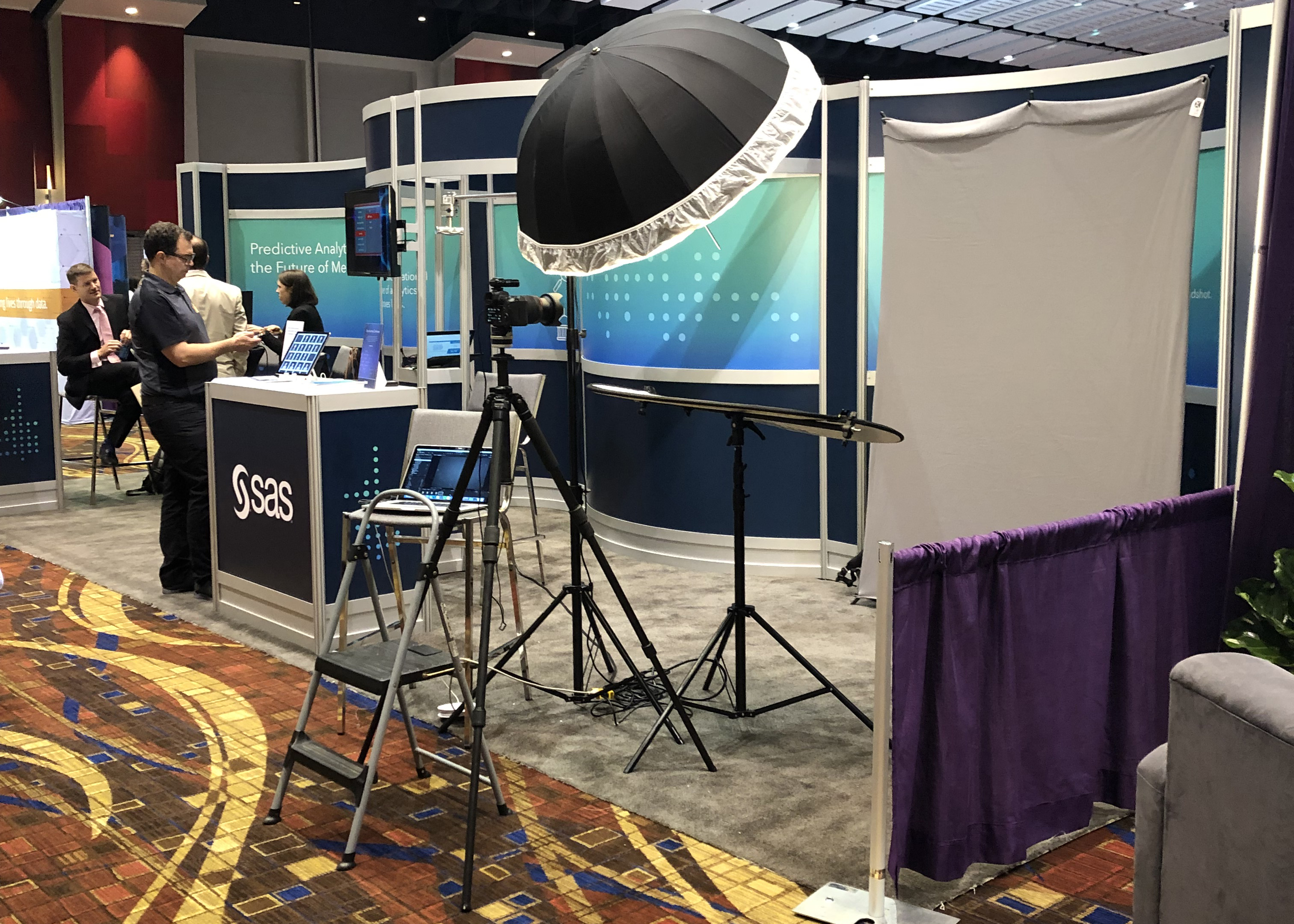 Trade show portrait booth photographer for SAS convention headshot photography nationwide travel