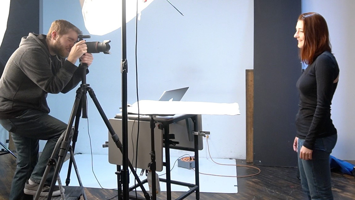 Chicago professional headshot photography behind the scenes first shot - example 27