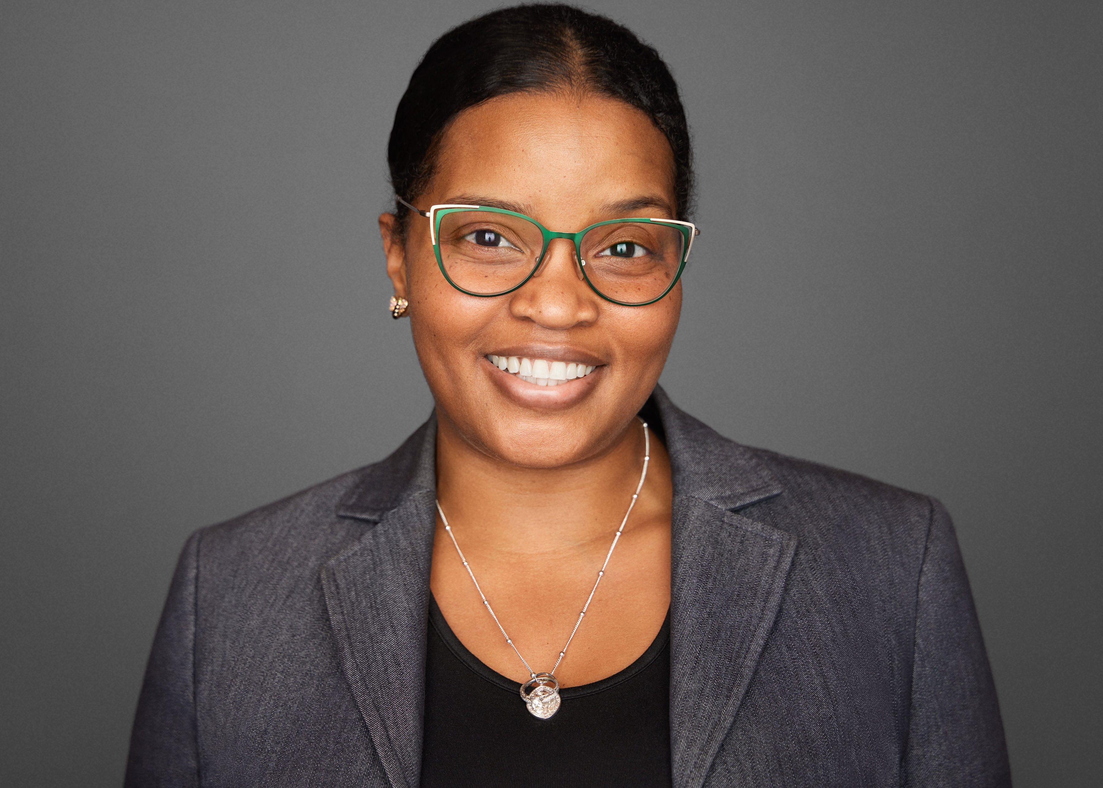 Chicago professional corporate employee headshot photography - example 11